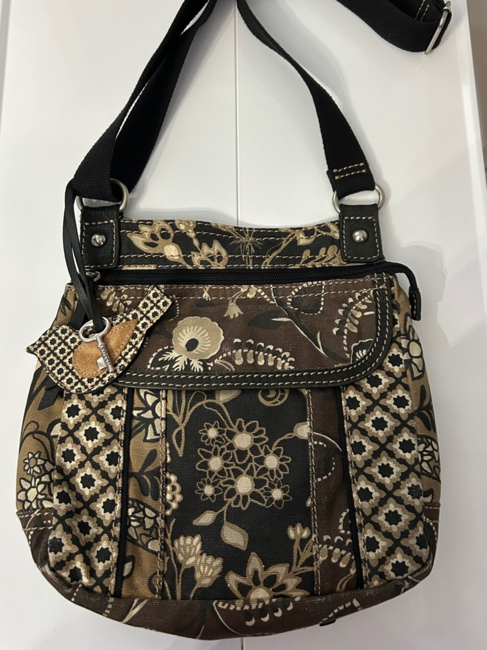 Fossil Crossbody Bag ZB2836 Canvas Floral Key Charm Bird Earth Tone